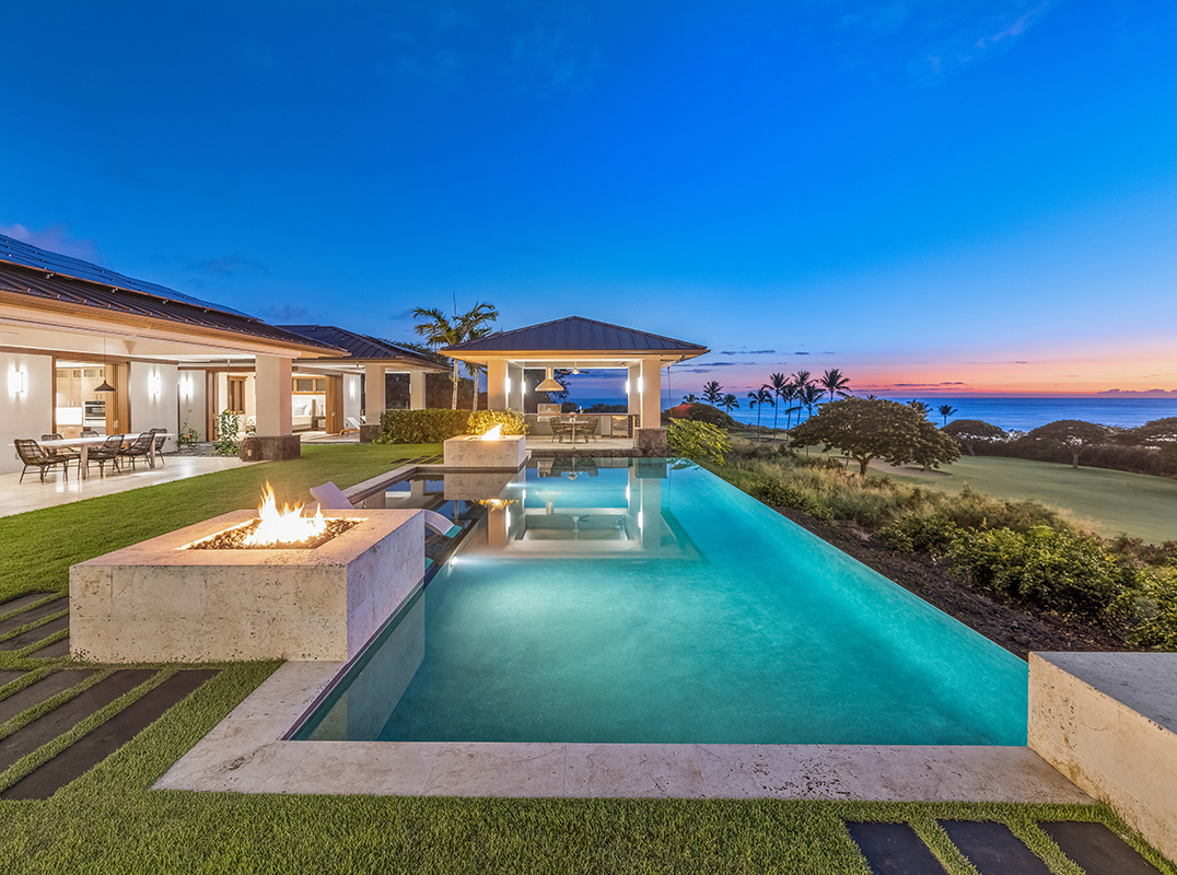 Elevated Oceanside Elegance on the Golf Course 